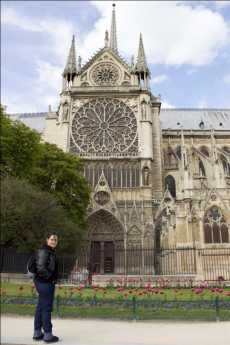 Catedral de Notredame con Silvana Gonzalez